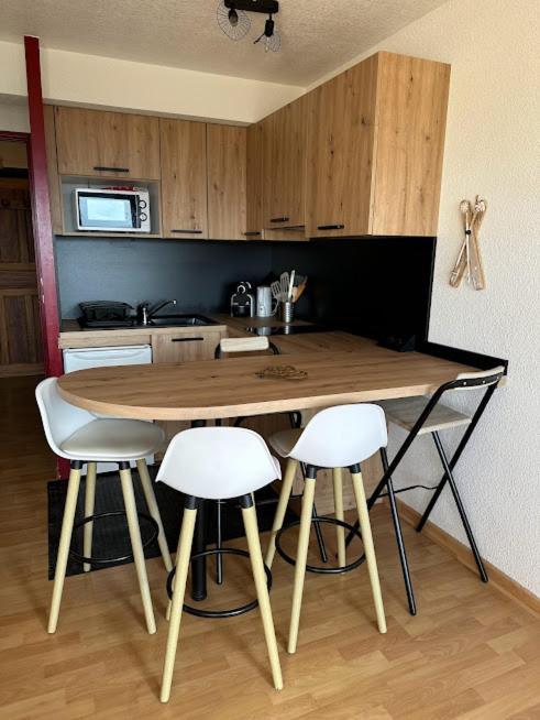 Les Faons Au Soleil Apartment